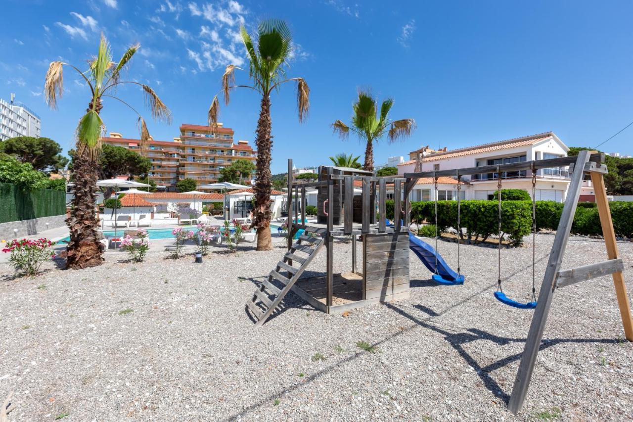 Malgrat De Mar Beachfront Village Exterior foto